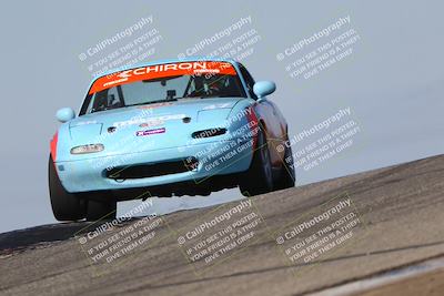 media/Oct-26-2025-CalClub SCCA (Sun) [[8ce1e69566]]/Group 5/Grapevine/